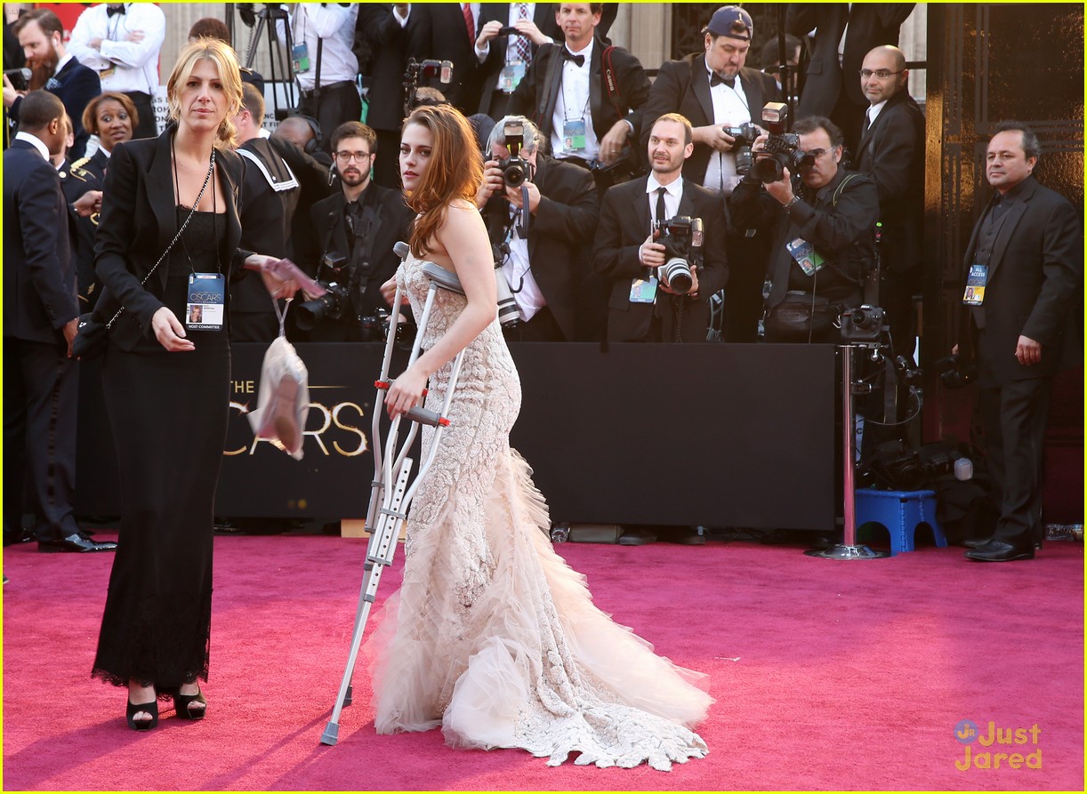 Kristen Stewart & Daniel Radcliffe: Oscars 2013 Presenters