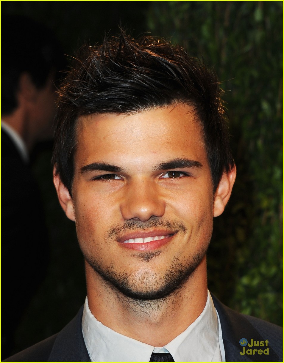 Taylor Lautner: Vanity Fair Oscar Party 2013