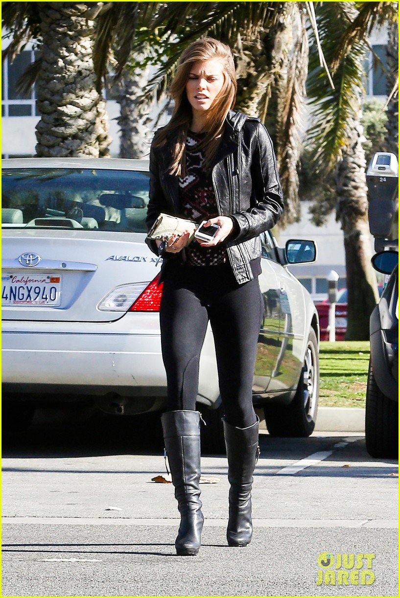 AnnaLynne McCord: Solo In Santa Monica