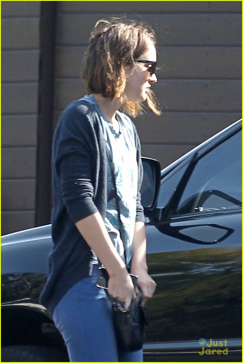 Leighton Meester: Dating Adam Brody?