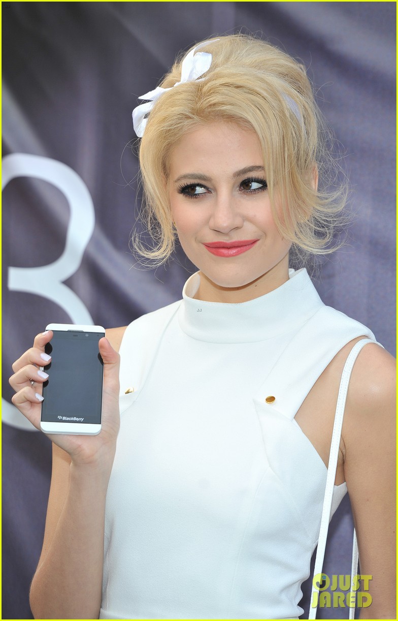 Pixie Lott: Blackberry Z10 Launch Event