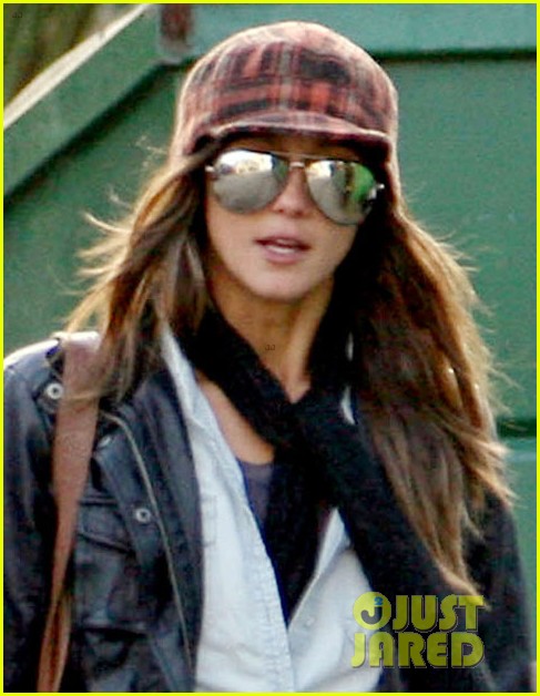 Kellan Lutz & Sharni Vinson: Smoothie Couple