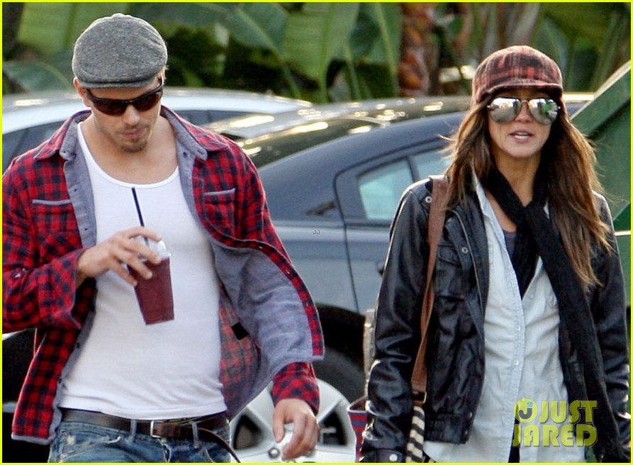 Kellan Lutz & Sharni Vinson: Smoothie Couple