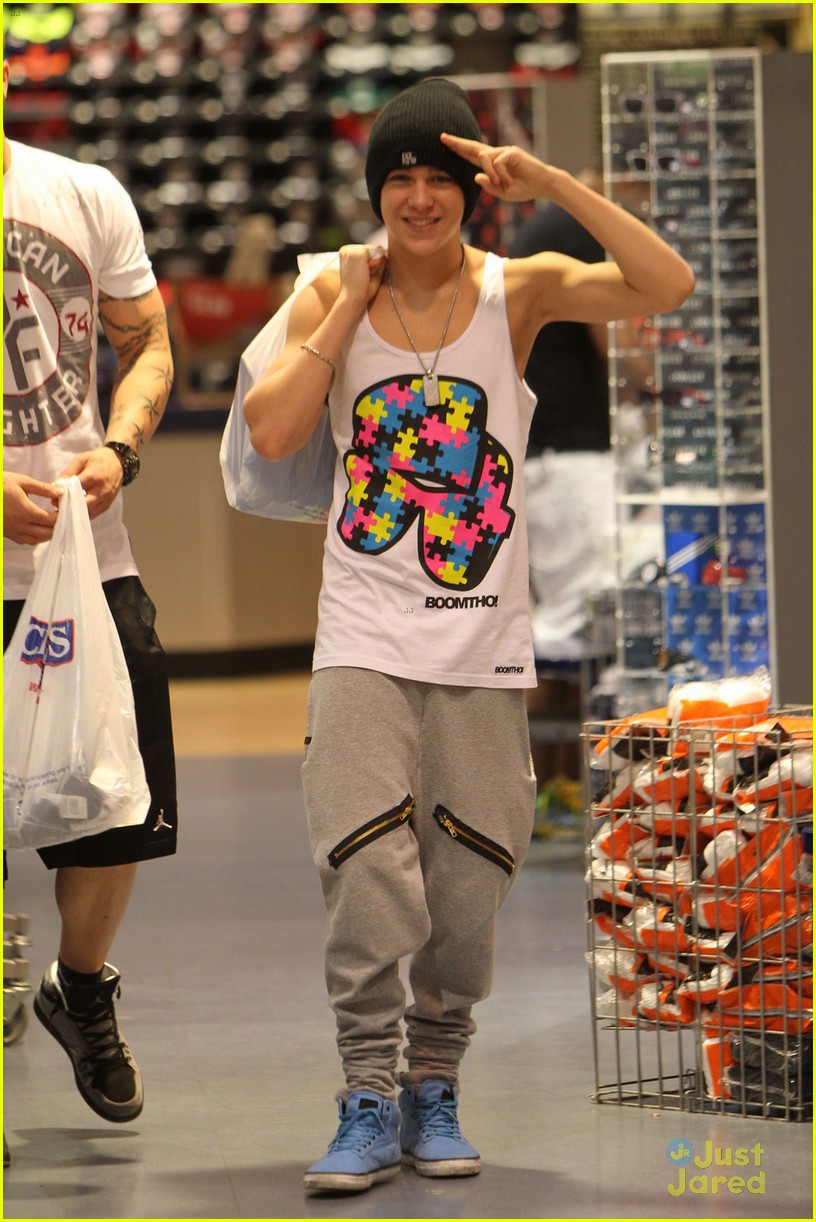 Austin Mahone: Miami Shopping Trip!