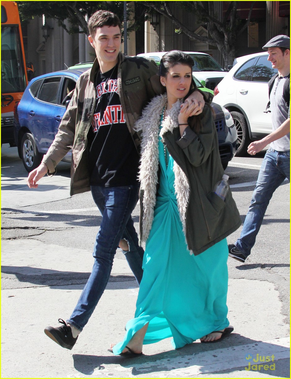 Shenae Grimes & AnnaLynne McCord: Olly Murs To Guest on '90210'