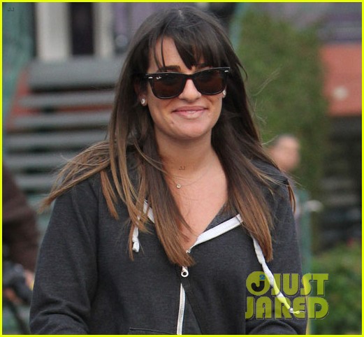 Lea Michele: Grocery Shopping Gal!