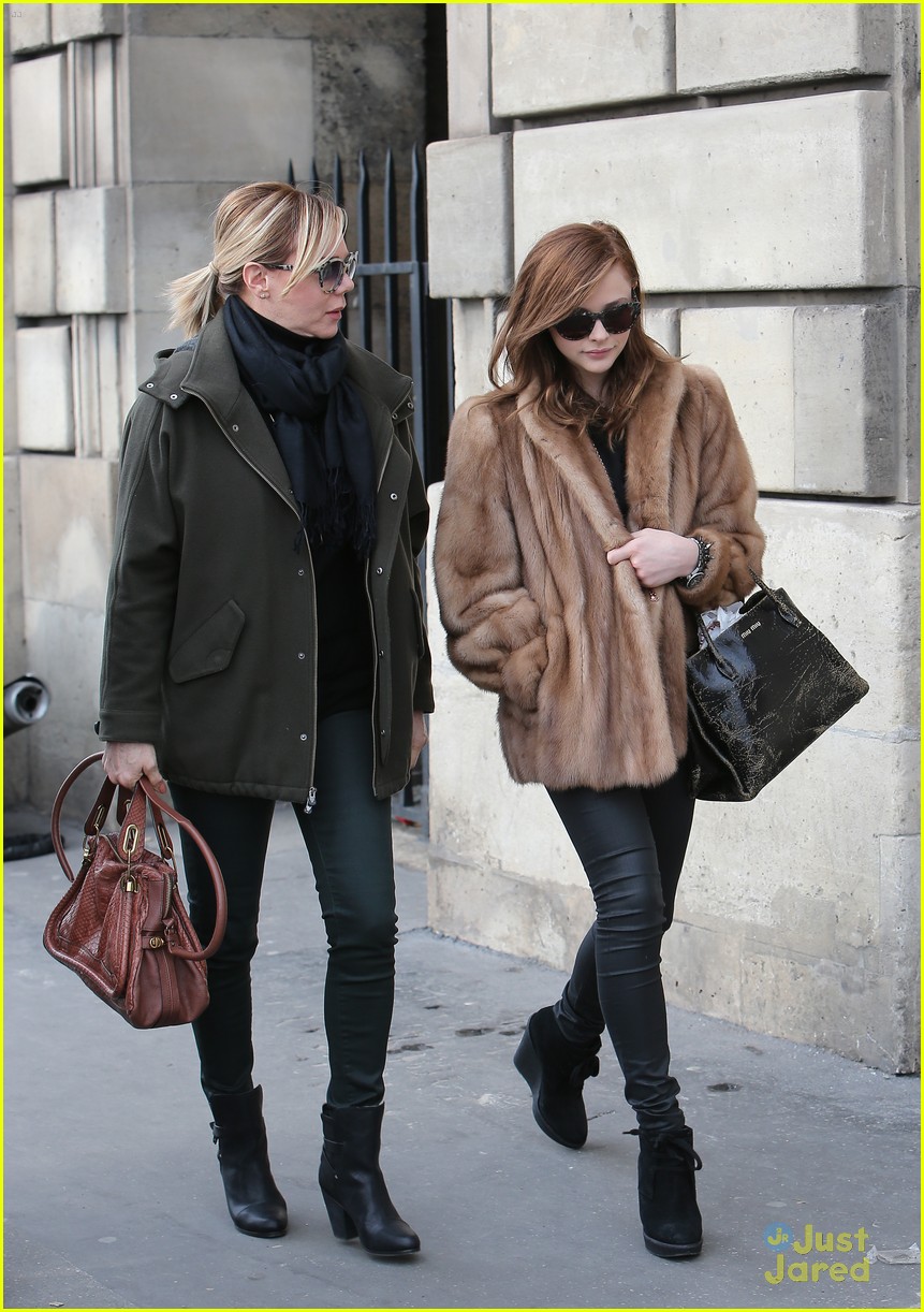 Chloe Moretz: Paris Sightseer