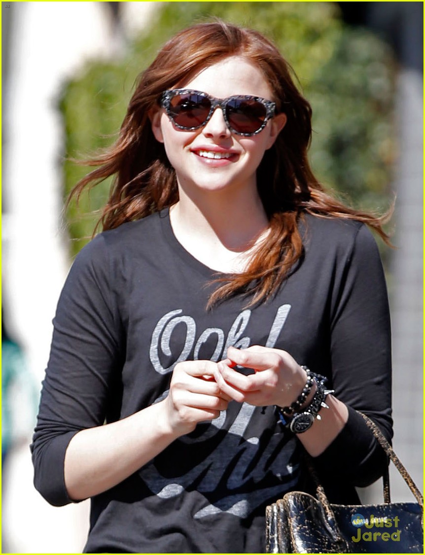 Chloe Moretz: Frozen Yogurt Stop!