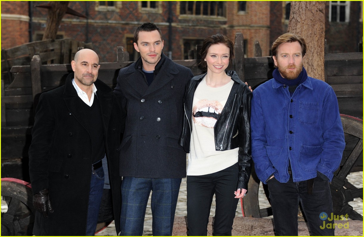 Nicholas Hoult & Eleanor Tomlinson: 'Jack The Giant Slayer' Photo Call