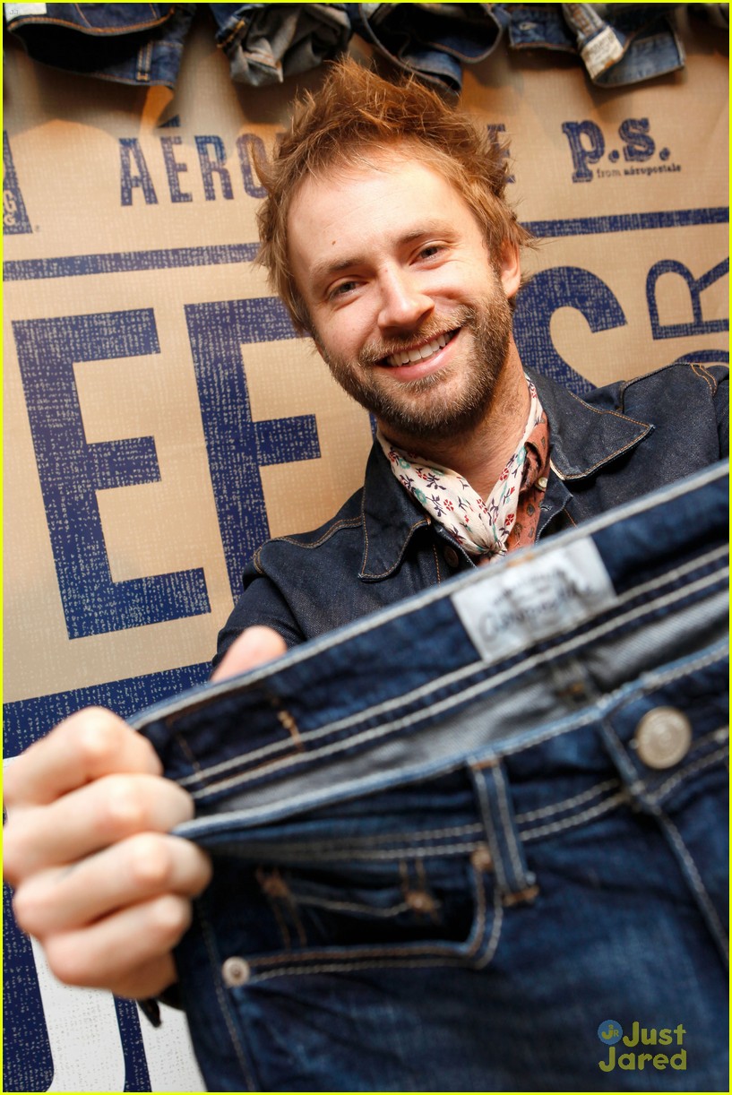 Paul McDonald Donates Jeans; Nikki Reed & Enzo Run For It