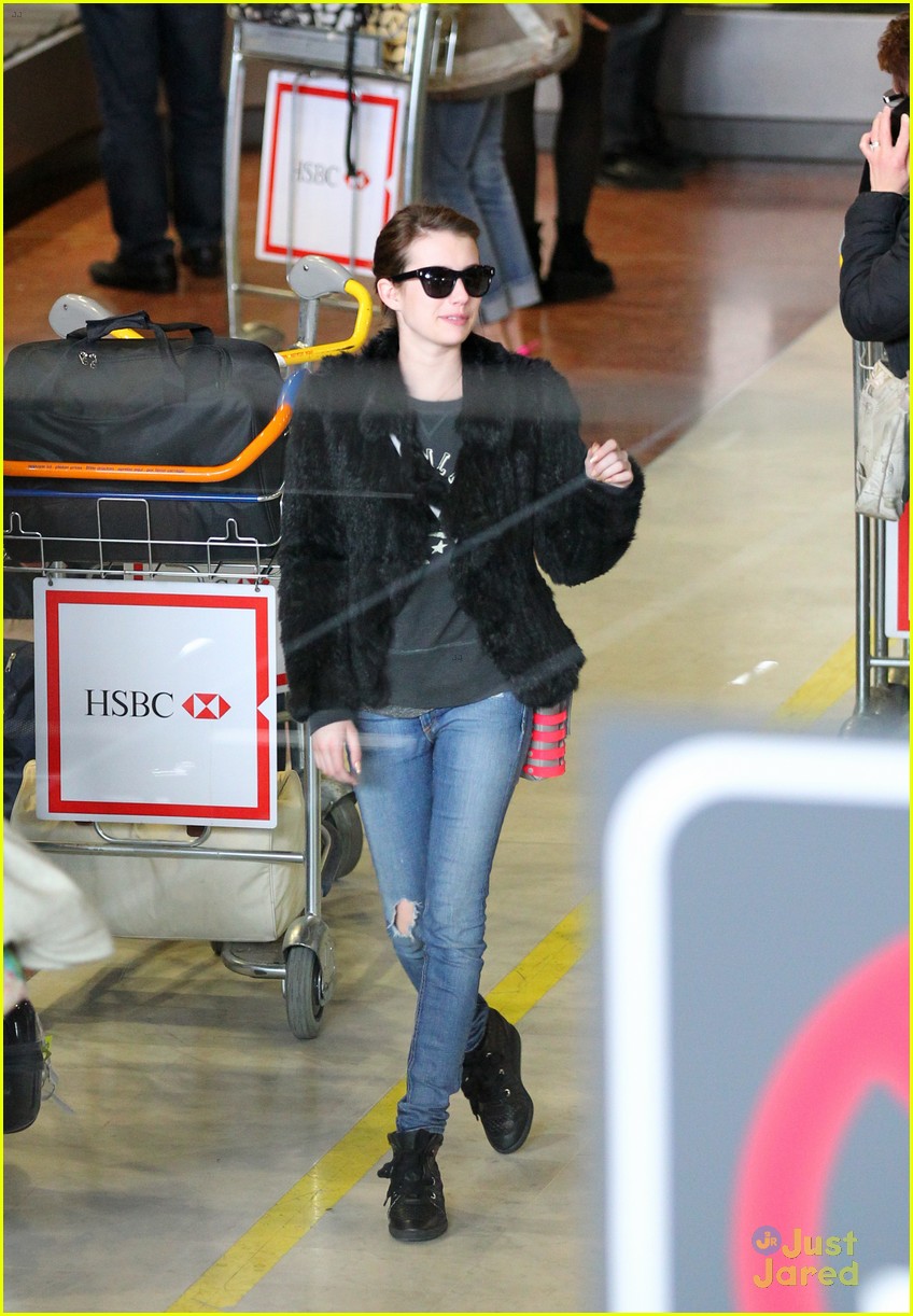 Emma Roberts & Evan Peters: Paris Arrival!