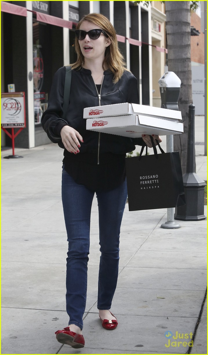 Emma Roberts: Pizza Pick Up
