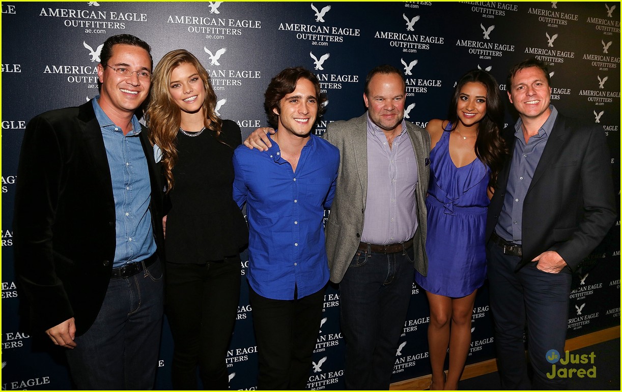 Shay Mitchell: American Eagle Mexico City Opening with Diego Boneta!