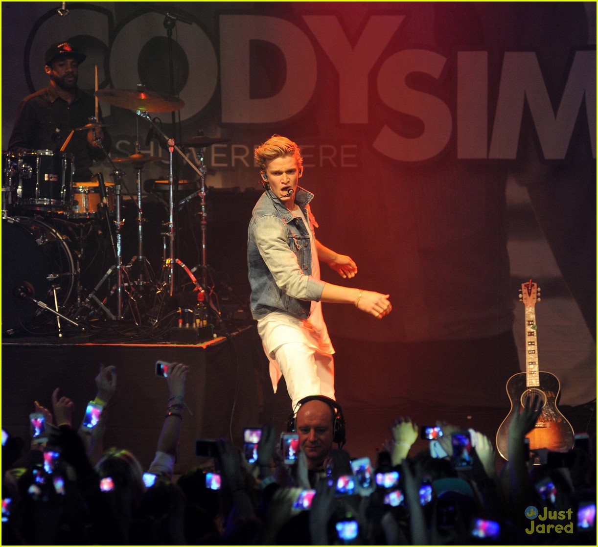 Cody Simpson: Dublin Concert Pics!