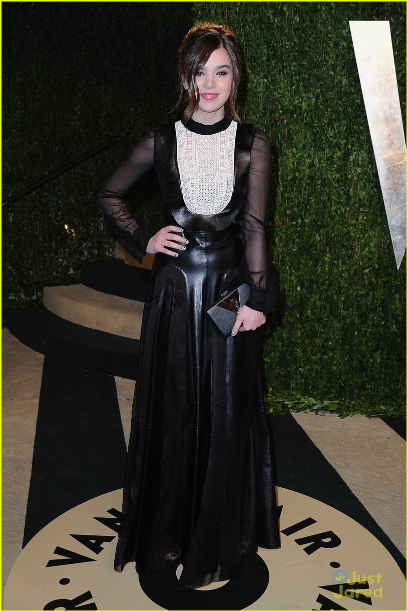 Hailee Steinfeld: Vanity Fair Oscar Party 2013