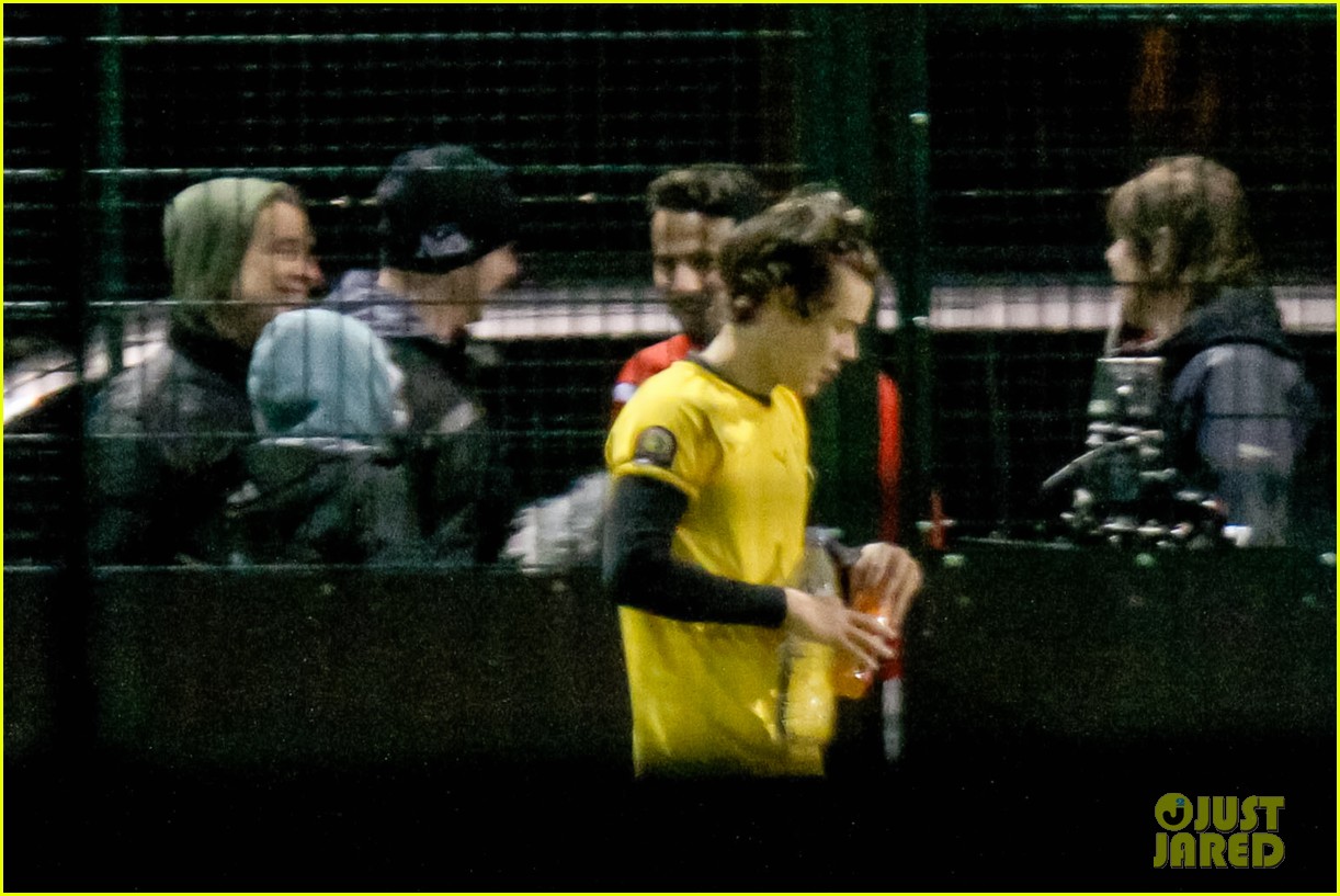 Harry Styles & Louis Tomlinson: Soccer Guys!