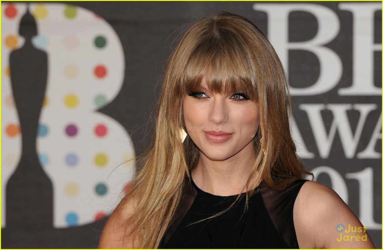 Taylor Swift - BRIT Awards 2013