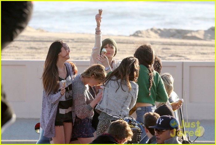 Taylor Swift: '22' Music Video Shoot!