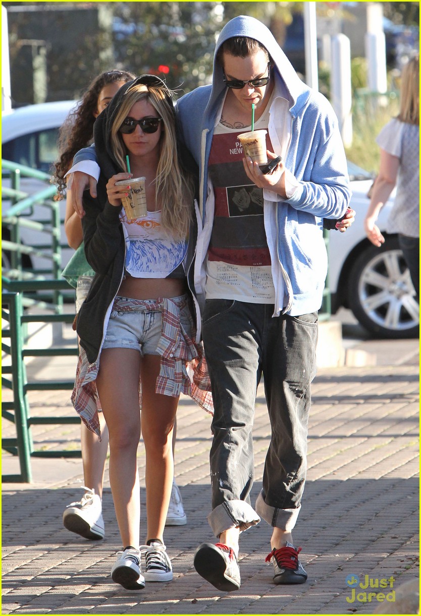 Ashley Tisdale: Starbucks Stop with Christopher French