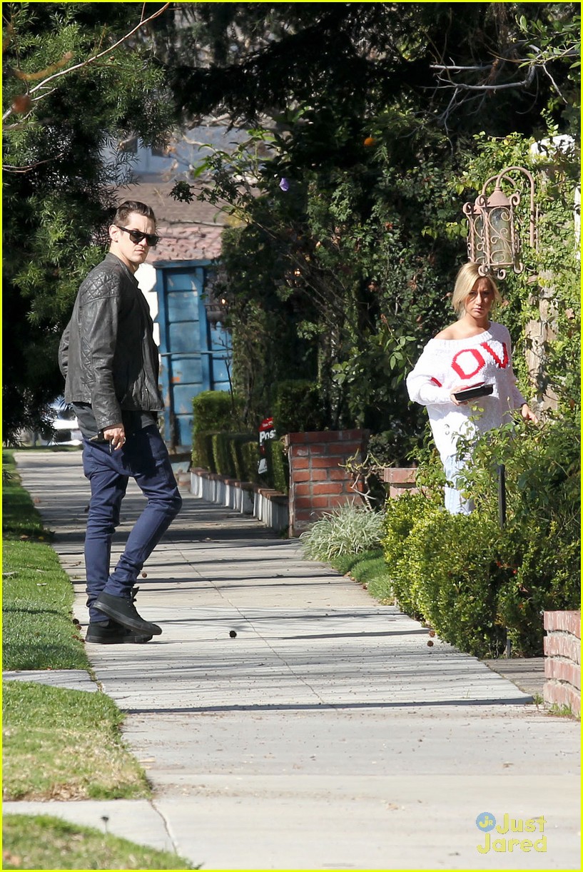 Ashley Tisdale: Valentine's Day with Christopher French!