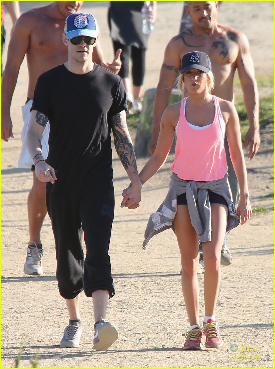 Ashley Tisdale: Valentine's Day with Christopher French!