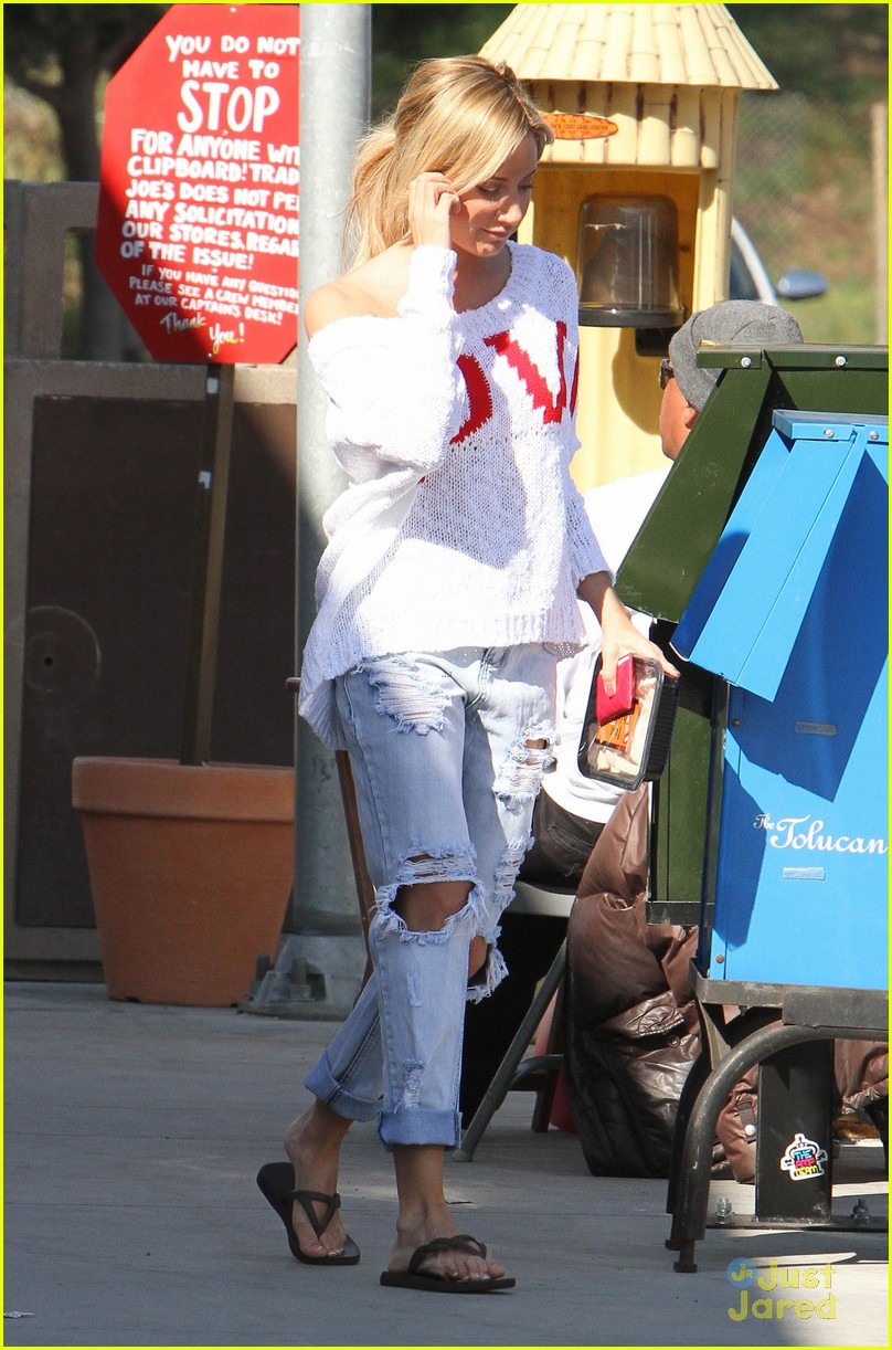Ashley Tisdale: Valentine's Day with Christopher French!