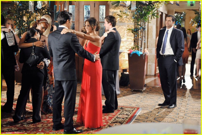 Alexandra Chando & Blair Redford: Flipside Formal on 'The Lying Game'