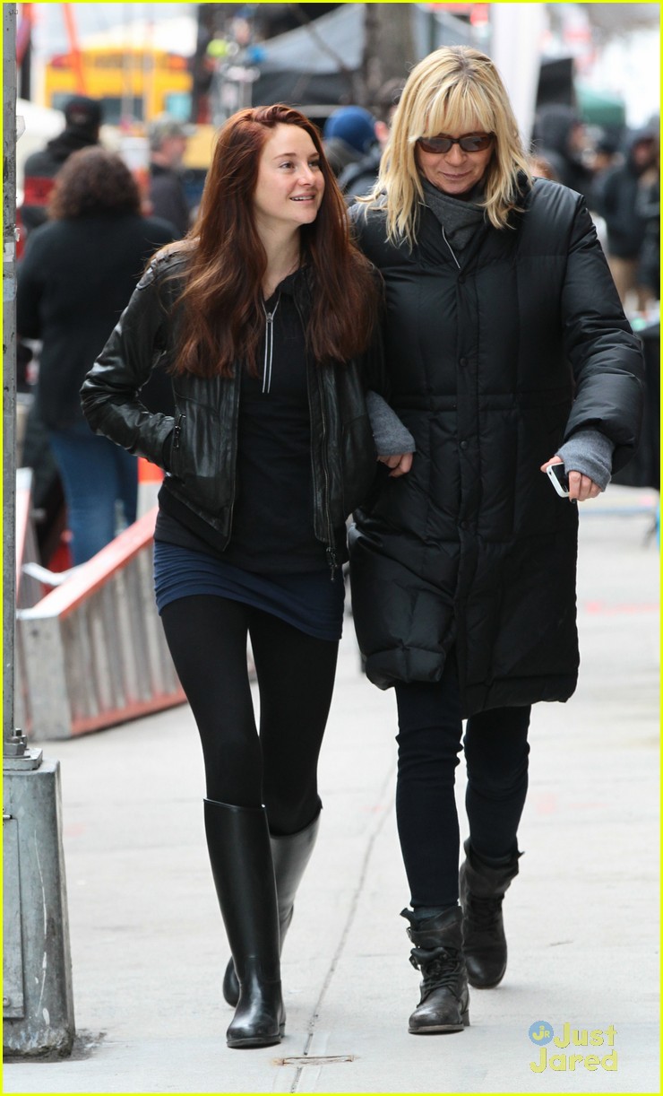 Shailene Woodley: Red Hair For 'Amazing Spider-Man 2' Filming!
