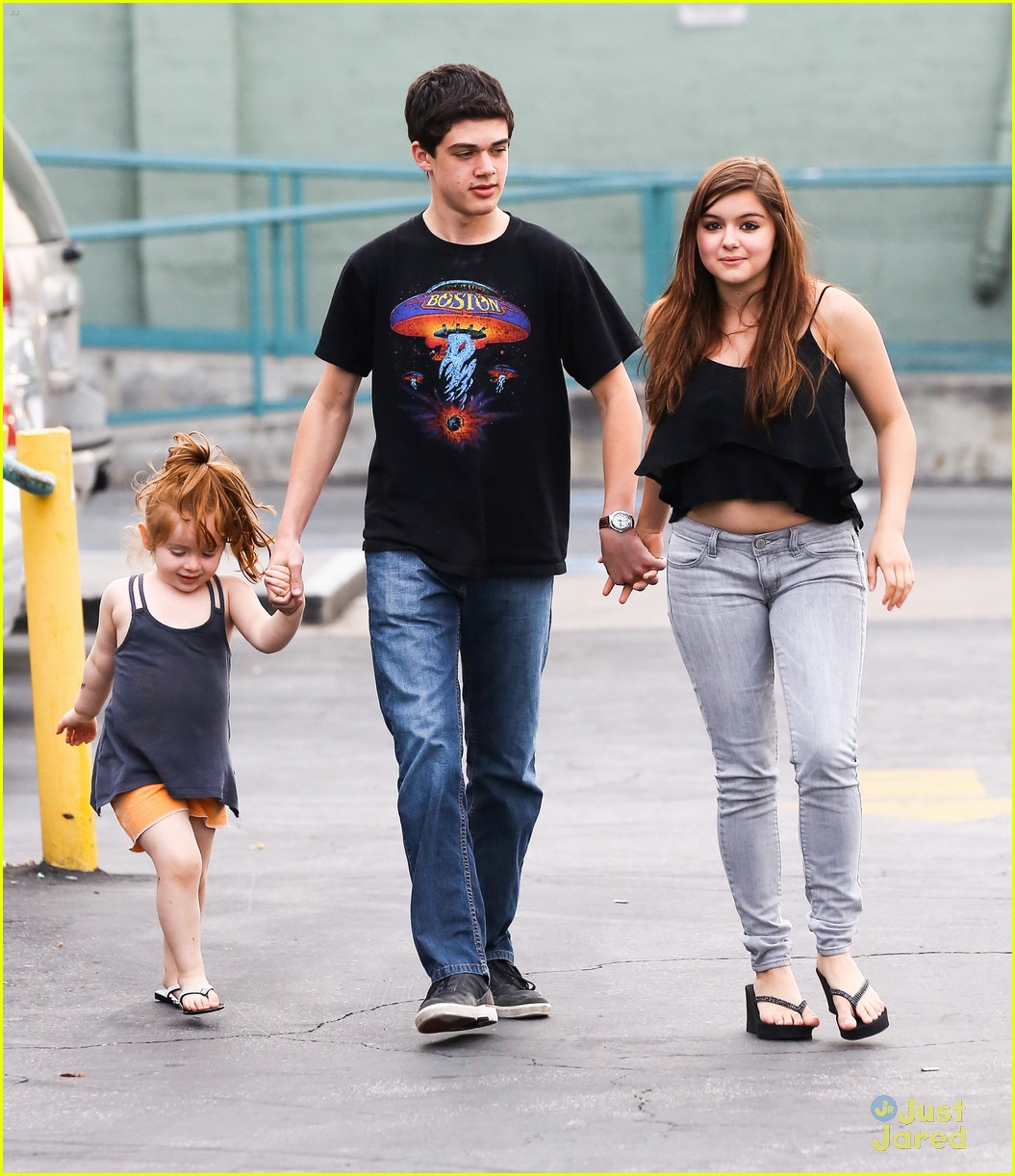 Ariel Winter: 'Happy Spring Break!!!'
