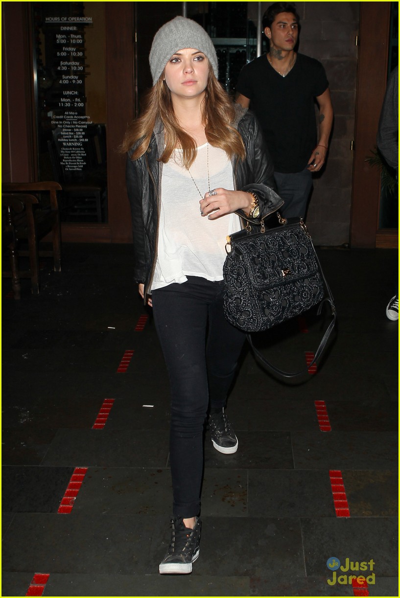 Ashley Benson & Taylor Lautner: Fogo de Chao Friends