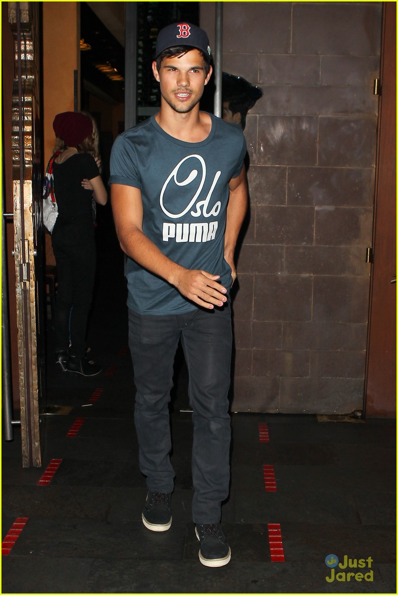 Ashley Benson & Taylor Lautner: Fogo de Chao Friends