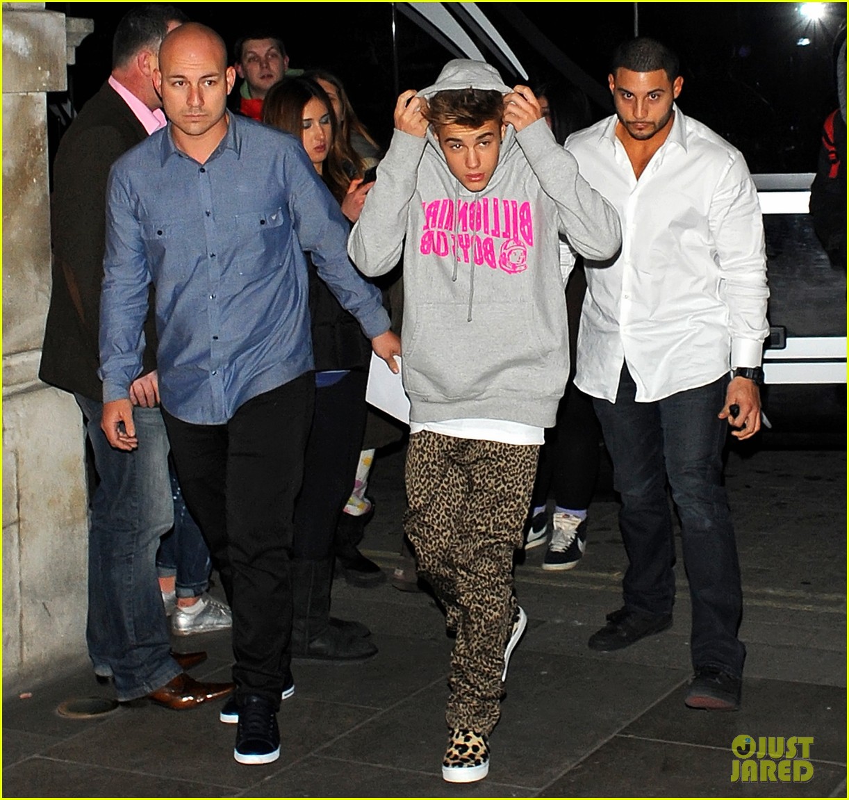 Justin Bieber: Post-Show Peace Signs