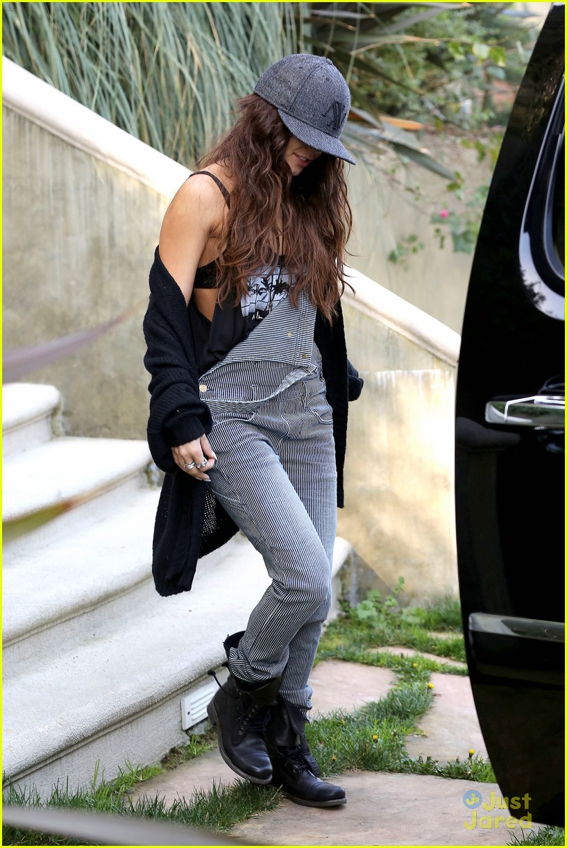 Vanessa Hudgens: Outing in Overalls