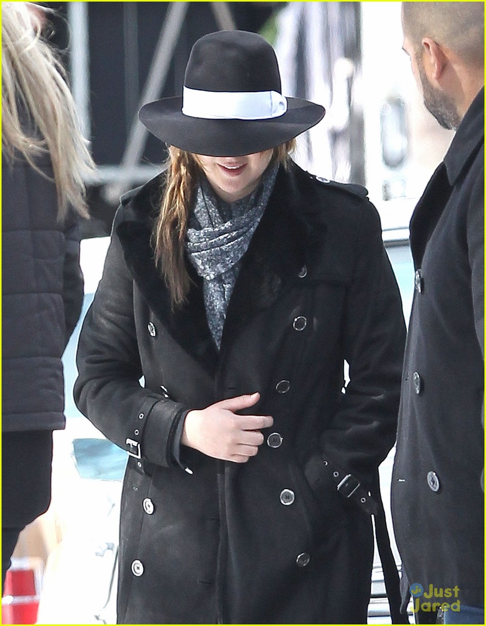 Jennifer Lawrence: Bundled in Burberry
