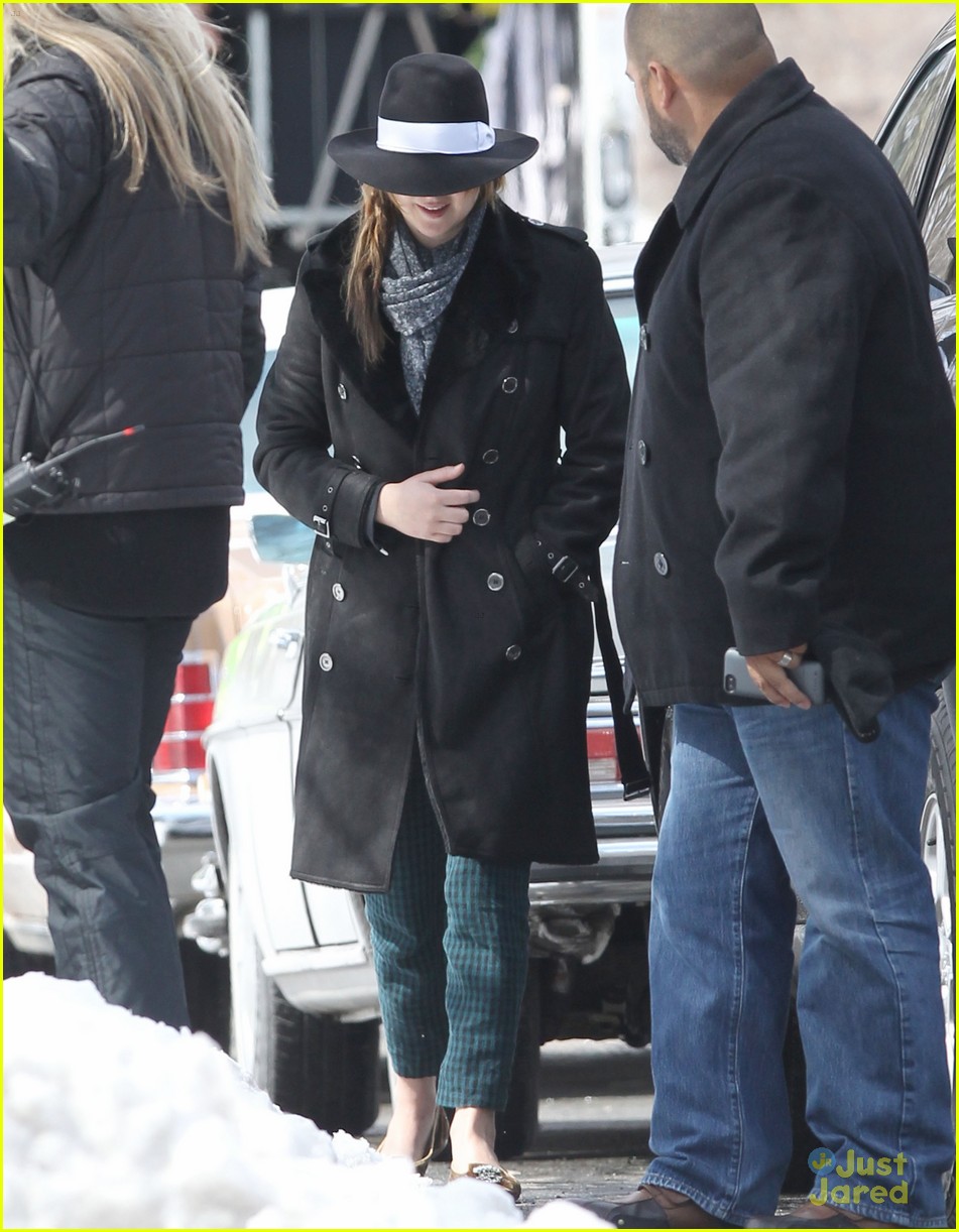 Jennifer Lawrence: Bundled in Burberry