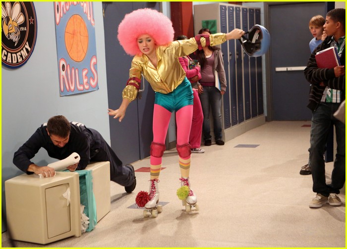 Peyton List: Pink Afro on 'Jessie' Tonight!