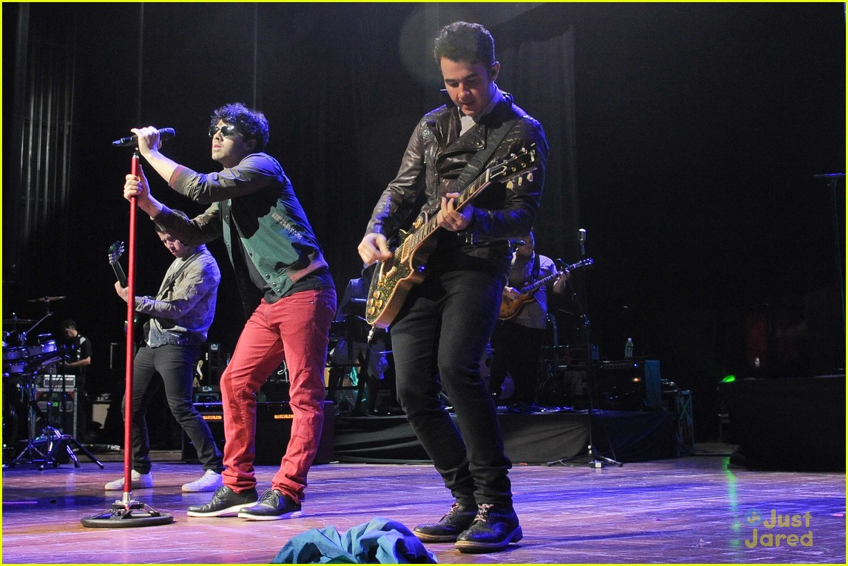 Jonas Brothers: Sao Paulo Concert Pics!