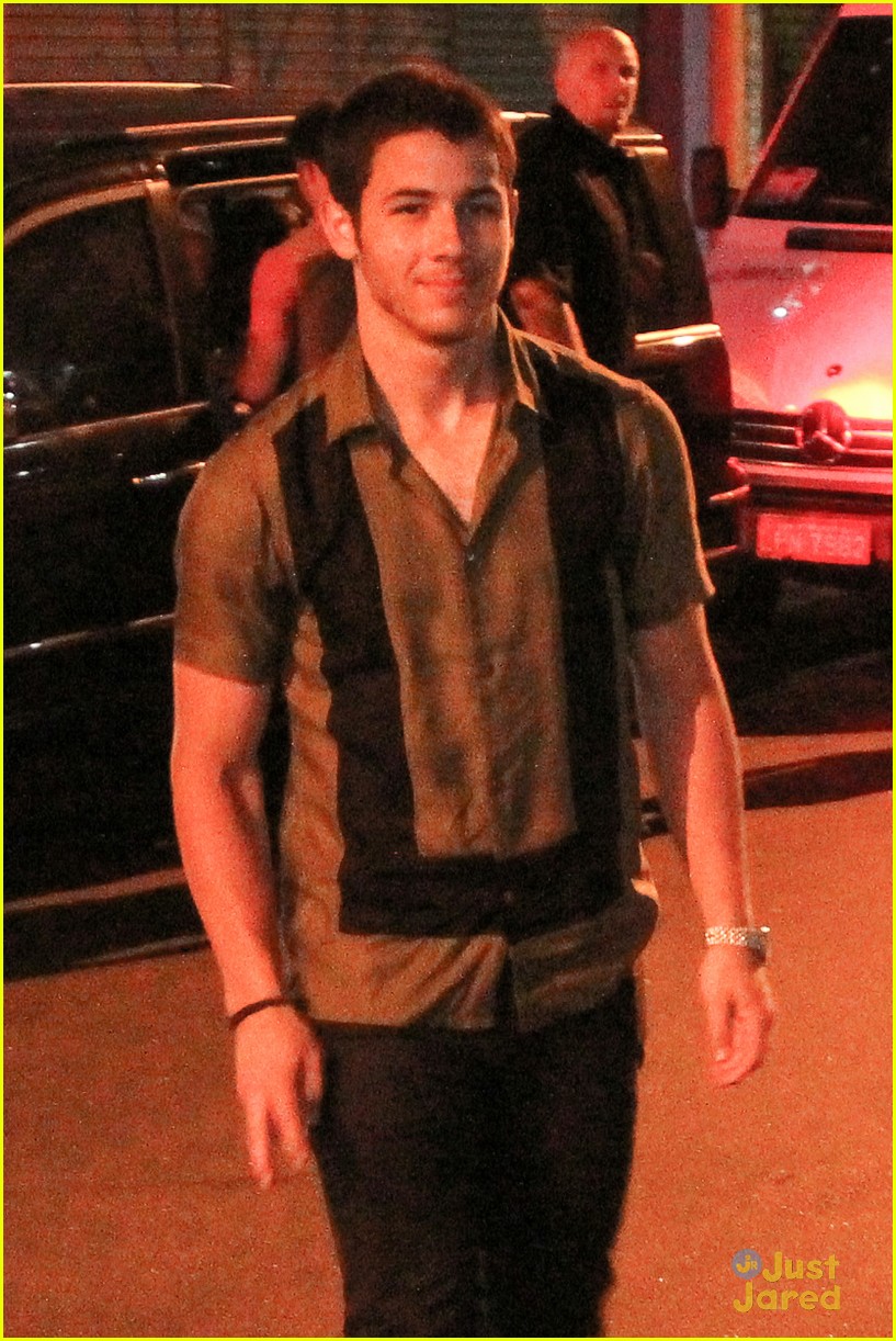 Nick, Joe & Kevin Jonas Meet Fans After Rio Concert