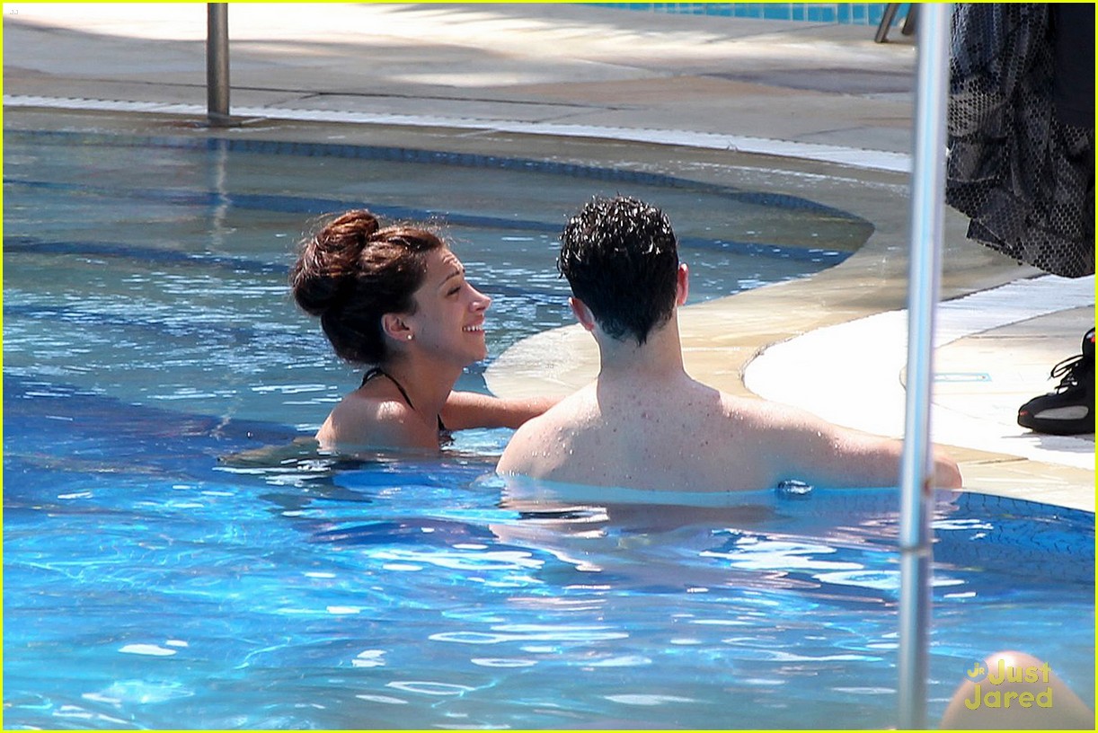 Joe Jonas & Blanda Eggenschwiler: Kisses In The Pool!