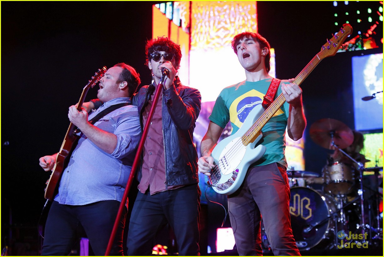 Jonas Brothers: Rio Concert Pics!