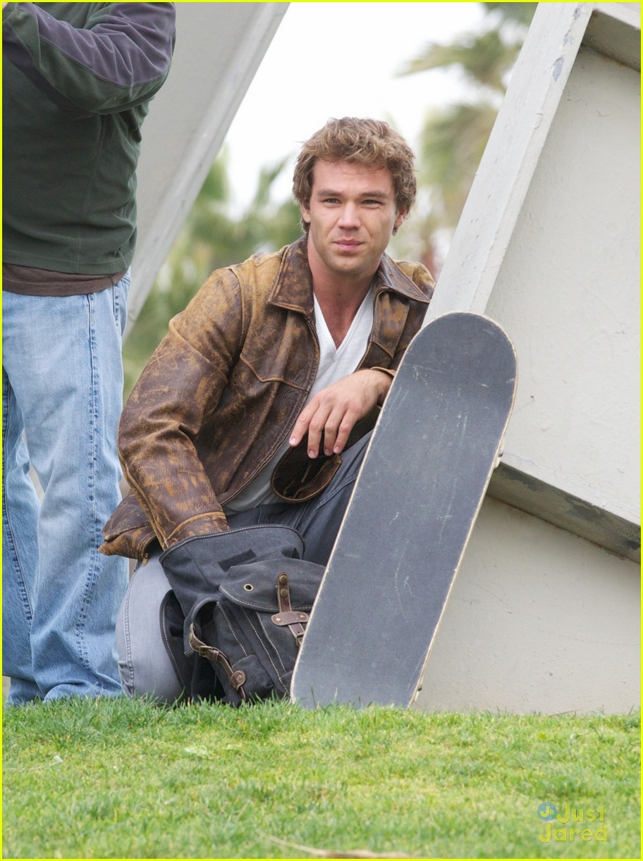 Lincoln Lewis: 'Westside' Filming in Venice Beach!