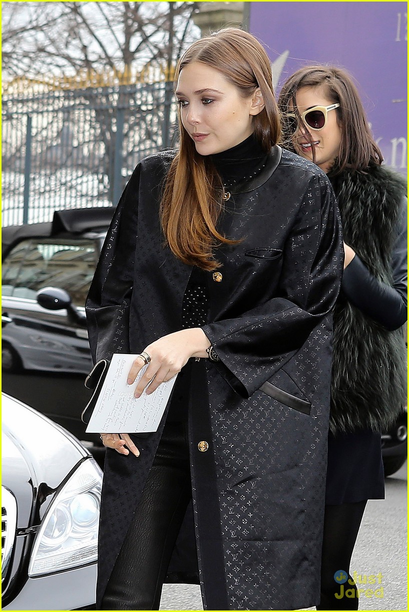 Elizabeth Olsen: Front Row for Louis Vuitton