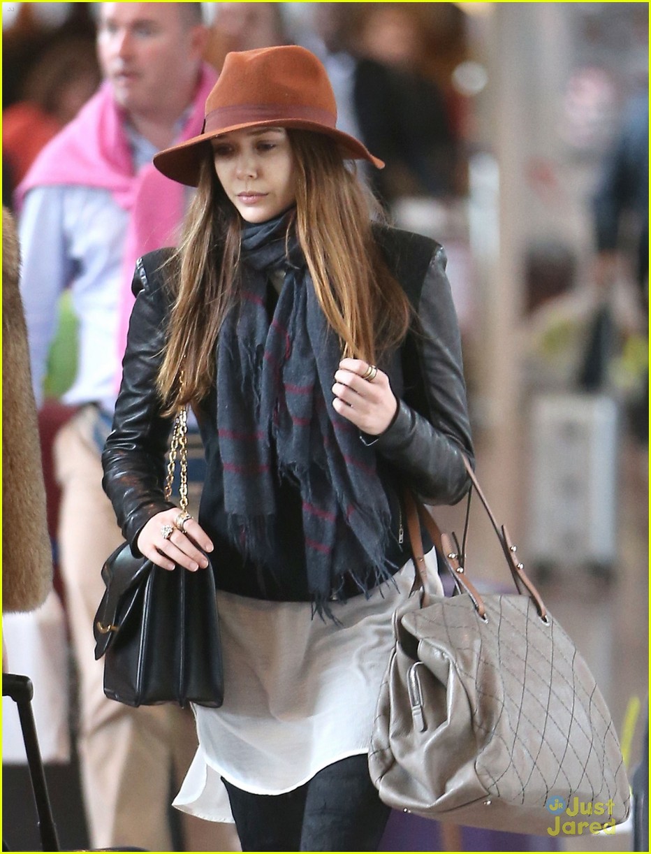 Elizabeth Olsen: Paris Arrival