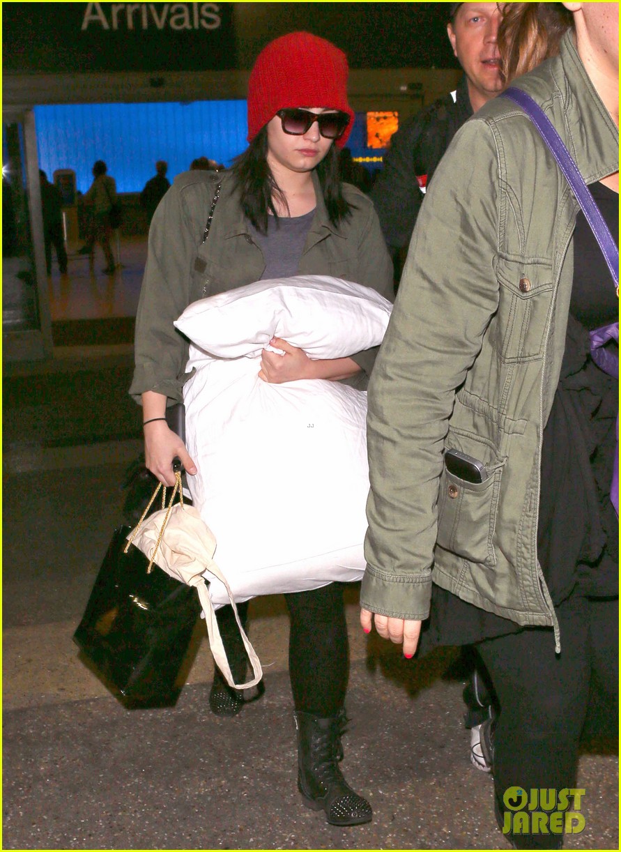 Demi Lovato: LAX Arrival