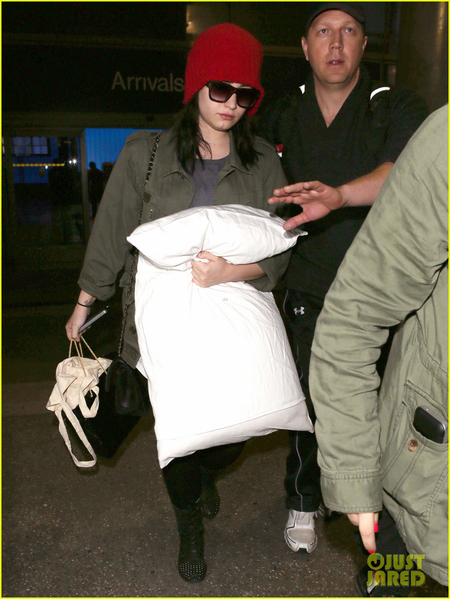Demi Lovato: LAX Arrival