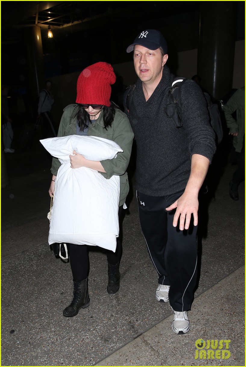 Demi Lovato: LAX Arrival