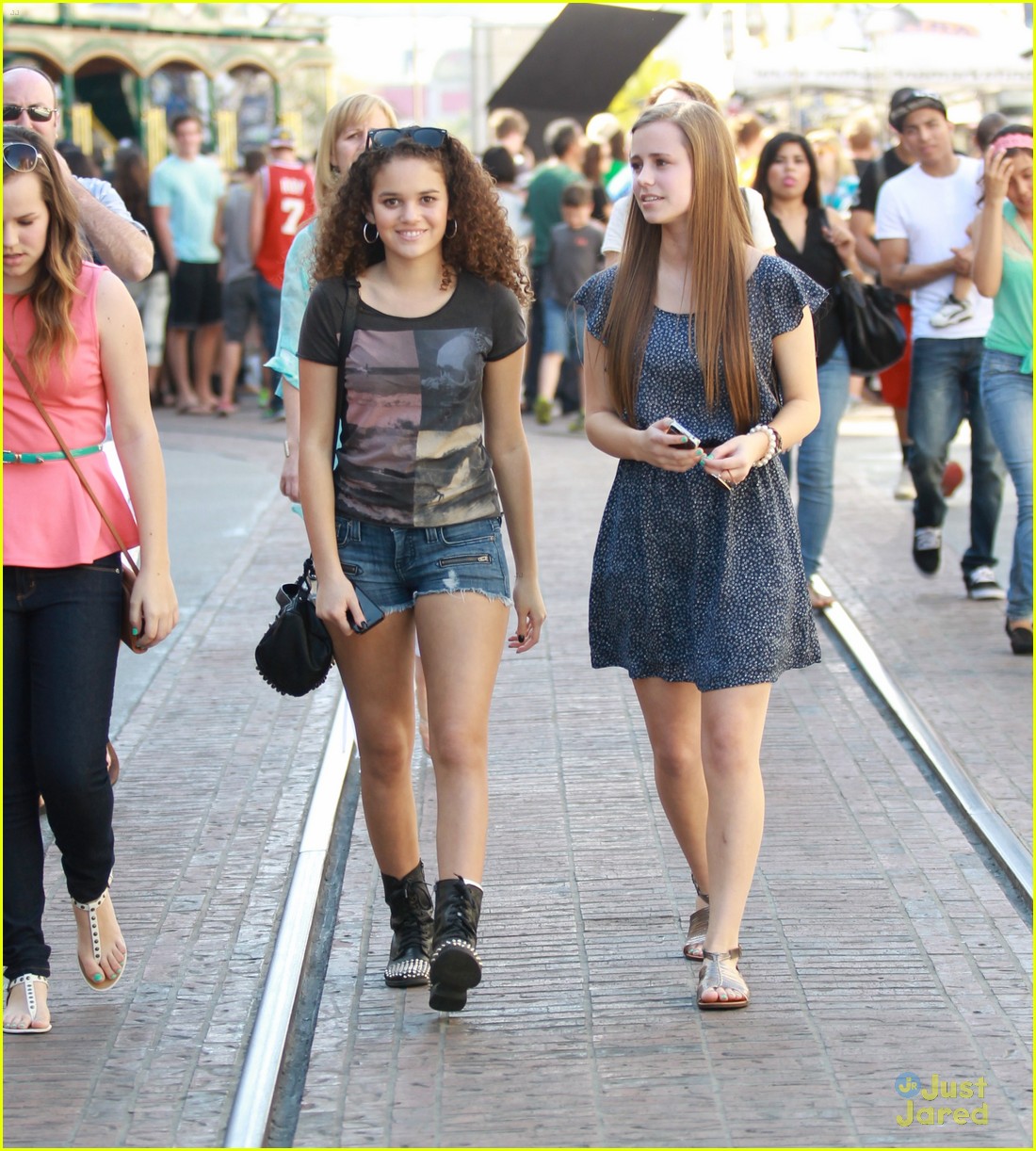 Madison Pettis: Grove Girl