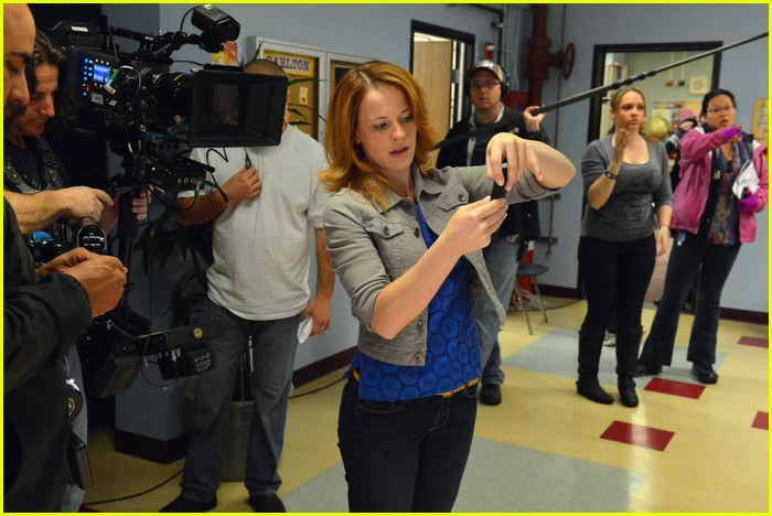 Vanessa Marano & Katie Leclerc: All ASL 'Switched At Birth' Episode Airs Tomorrow!