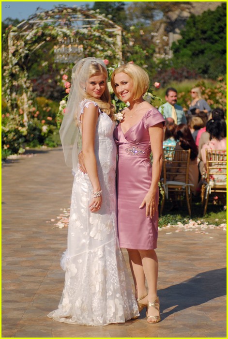 Sara Paxton Gets 'Lovestruck' -- More Stills!