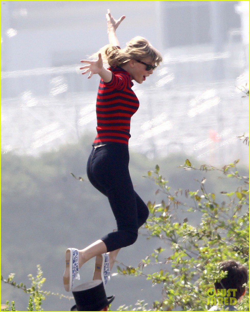Taylor Swift: Trampoline Fun!